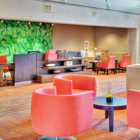 Courtyard By Marriott Erie Ambassador Conference Center Hotell Exteriör bild